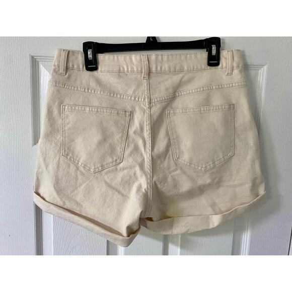H&M Cream Colored Jean Shorts Size 12 - Picture 2 of 4